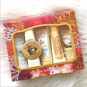Burt’s Bees 5 Pc Essential Kit